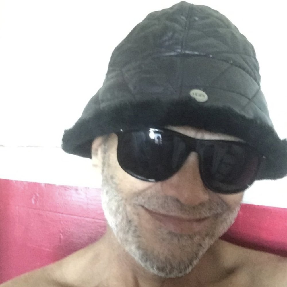 UGG AUSTRALIA bucket  hat